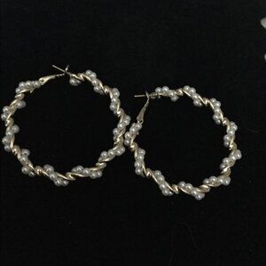 Fashion earrings at Pearl in gold